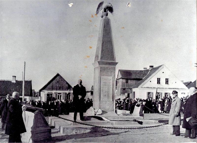 Odsonicie_pomnika_1934_Medium