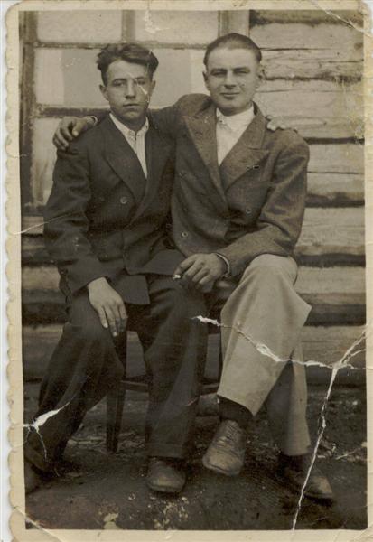 Chudzik_Tadeusz_po_prawej_Syberia_1955_Medium